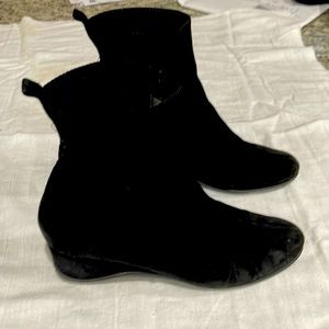 Aquatalia ankle boots